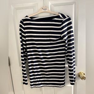Gap maternity boat neck long sleeve t-shirt Medium